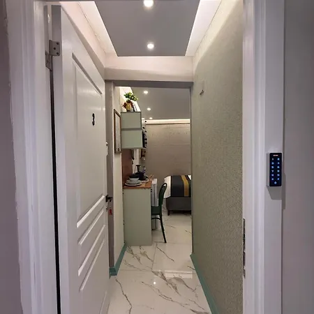 Modern Compact Near Metro Station Apartman *