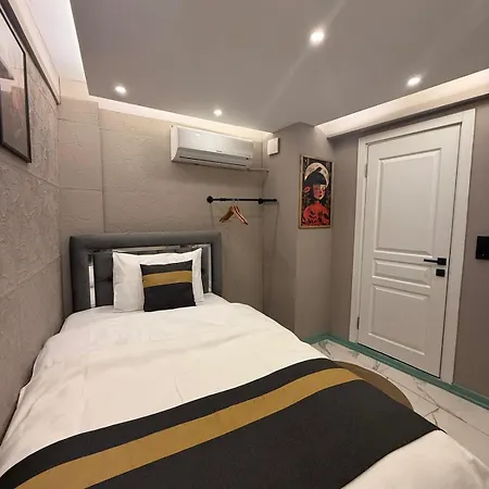 Modern Compact Near Metro Station * 이스탄불